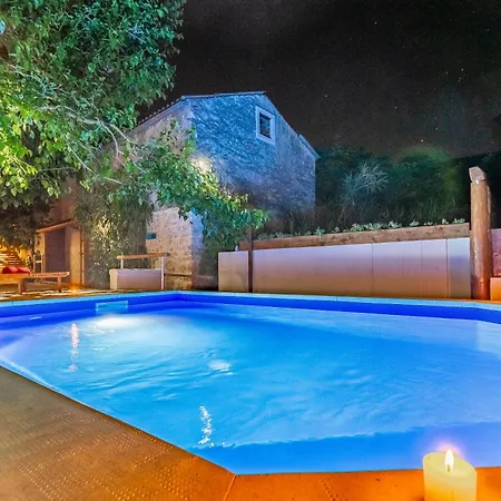 Istrian Stone House With Heated Pool * Pula
