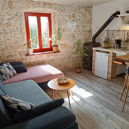 Villa Istrian Stone House With Heated Pool Pula