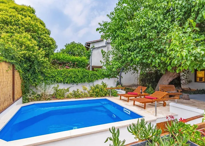 Istrian Stone House With Heated Pool Pula